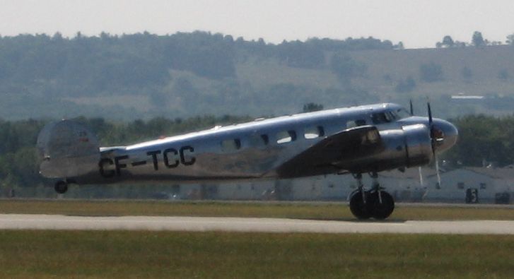 old_passenger_aircraft_takingoff
